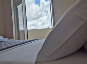 2 bedrooms, Internet, bed sheets - Apartment Mia - Two-Bedroom Apartment with Balcony and Sea View (Dubrovnik)