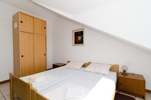 1 bedroom, free WiFi, bed sheets