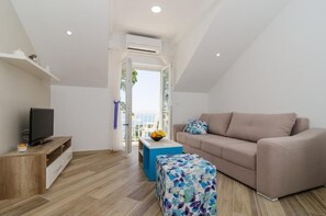 Flat-screen TV - Apartments Marmo - Superior One Bedroom Apartment with Balcony and Sea View (Mlini)