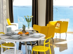 Dining - Apartments Villa Capitano - Two Bedroom Apartment with Balcony and Sea View (ŽUTI) (Mlini)
