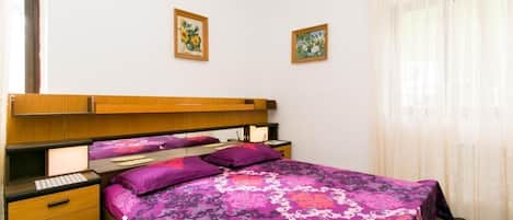 1 bedroom, WiFi, bed sheets