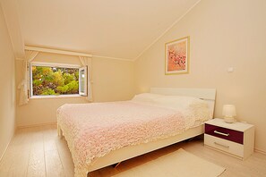 1 chambre, fer et planche Ă repasser, Wi-Fi, draps fournis