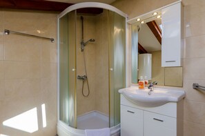 Hair dryer, towels - Orka Apartments - Comfort Apartment (2 Adults + 1 Child) (Dubrovnik)