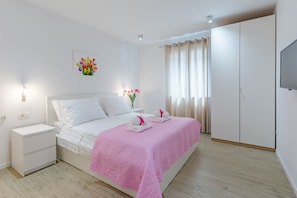 2 chambres, fer et planche à repasser, Internet gratuit, draps fournis