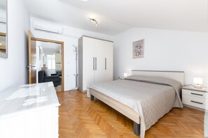 1 bedroom, iron/ironing board, Internet, bed sheets - Green Hills Apartment - One Bedroom Apartment with Balcony and Sea View (Dubrovnik)