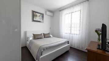 1 habitación, tabla de planchar con plancha, wifi y ropa de cama