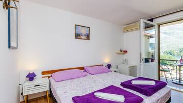 1 soverom, strykejern/-brett, internettilgang og sengetøy