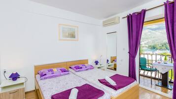 1 soverom, strykejern/-brett, internettilgang og sengetøy