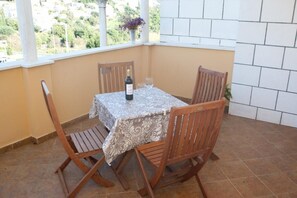 Outdoor dining - Apartments Briest - One Bedroom Apartment with Balcony (Dubrovnik)