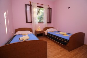 2 bedrooms, free WiFi, bed sheets