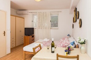 1 bedroom, iron/ironing board, Internet, bed sheets