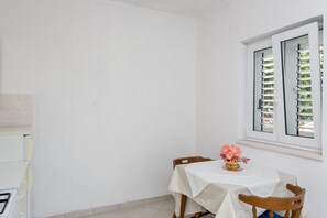 Dining - Guest House Oreb - One Bedroom Apt with Terrace and Sea View (Kolocep)