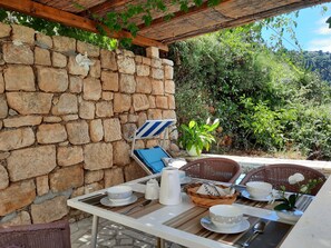 Outdoor dining - Apartments Kirigin - Standard Two Bedroom Apartment with Terrace and Sea View (Dubrovnik)