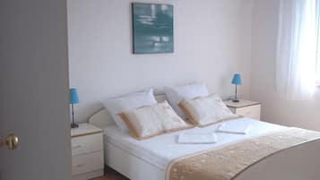 2 soverom, strykejern/-brett, internettilgang og sengetøy