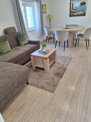 Living area - Apartment Sunshine - Two Bedroom Apartment with Sea View (Dubrovnik)