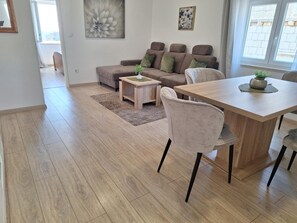 Dining - Apartment Sunshine - Two Bedroom Apartment with Sea View (Dubrovnik)
