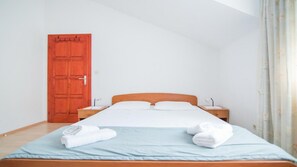 1 bedroom, iron/ironing board, Internet, bed sheets
