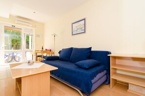 LCD TV - Apartments Radic - Studio Apartment (2-3 Adults) - Kneza Domagoja Street - BR 1 (Dubrovnik)