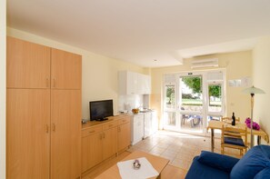 LCD TV - Apartments Radic - Studio Apartment (2-3 Adults) - Kneza Domagoja Street - BR 1 (Dubrovnik)