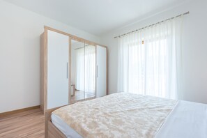 2 Schlafzimmer, Bügeleisen/Bügelbrett, Internetzugang, Bettwäsche