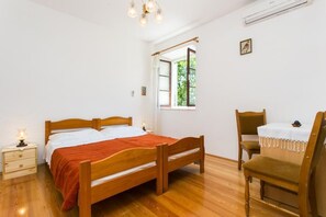 1 bedroom, WiFi, bed sheets - Guest House Simunovic - Double Room with Garden View (Sipanska Luka)