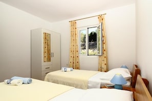 2 bedrooms, WiFi, bed sheets