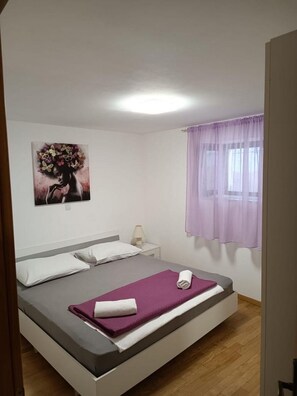 2 soverom, strykejern/-brett, wi-fi og sengetøy