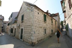 Esterni