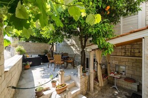 屋外ダイニングエリア