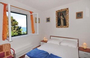 2 bedrooms, WiFi, bed sheets - Villa Tatjana (ST) - Two-Bedroom Villa with Terrace and Sea View (Tucepi)