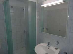 Free toiletries, towels