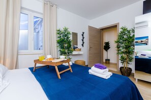 1 bedroom, iron/ironing board, Internet, bed sheets
