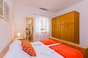 1 bedroom, WiFi, bed sheets