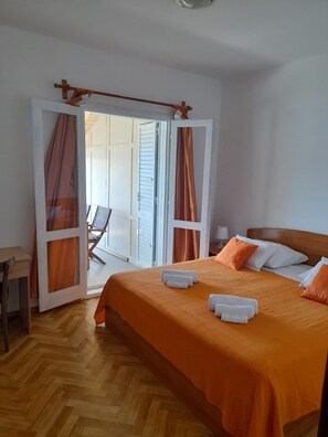 2 bedrooms, Internet, bed sheets - Apartments Bačić - Two Bedroom Apartment with Terrace and Sea View (Blato)