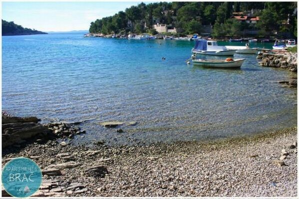 Beach - Apartments Brac-Osibova - One-Bedroom Apartment with Terrace and Sea View (A1) - (ST) (Milna)