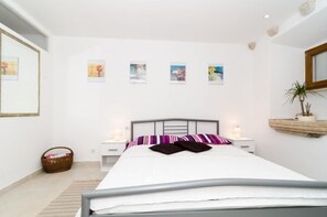 WiFi, bed sheets - Apartment Lee Loo - Studio Apartment (Dubrovnik)