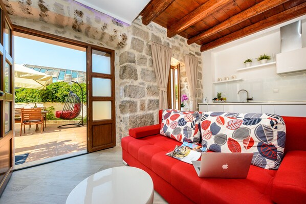 LCD TV - Apartments None & Nono-Comfort One-Bedroom Apartment with Shared Terrace (Cavtat)