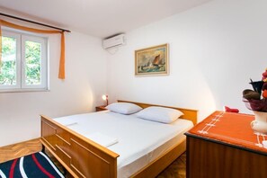 1 chambre, accĂšs Internet, draps fournis