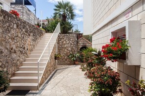 Property grounds - Guest House Raguz - Double room - 2 (Dubrovnik)