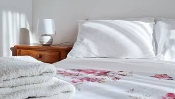 4 chambres, fer et planche Ă repasser, Wi-Fi, draps fournis