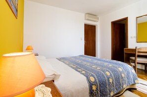 1 غرفة نوم ومكواة/لوح كي وواي فاي وملاءات أسرّة