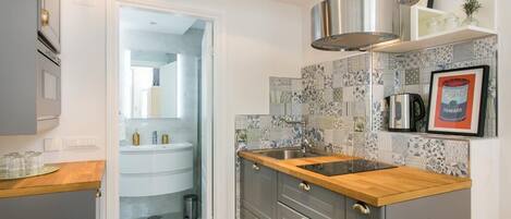 Fridge, microwave, stovetop, toaster