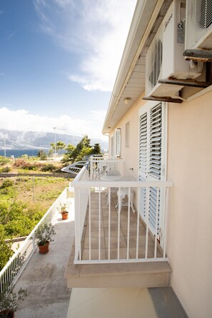 Terrace/patio - Apartments Mijajov Dvor- Superior One-Bedroom Apartment with Balcony and Sea View (#3) (Sumartin)