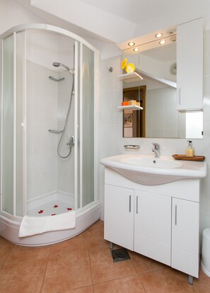Bathroom - Apartments Miramare & Campara (Dubrovnik)