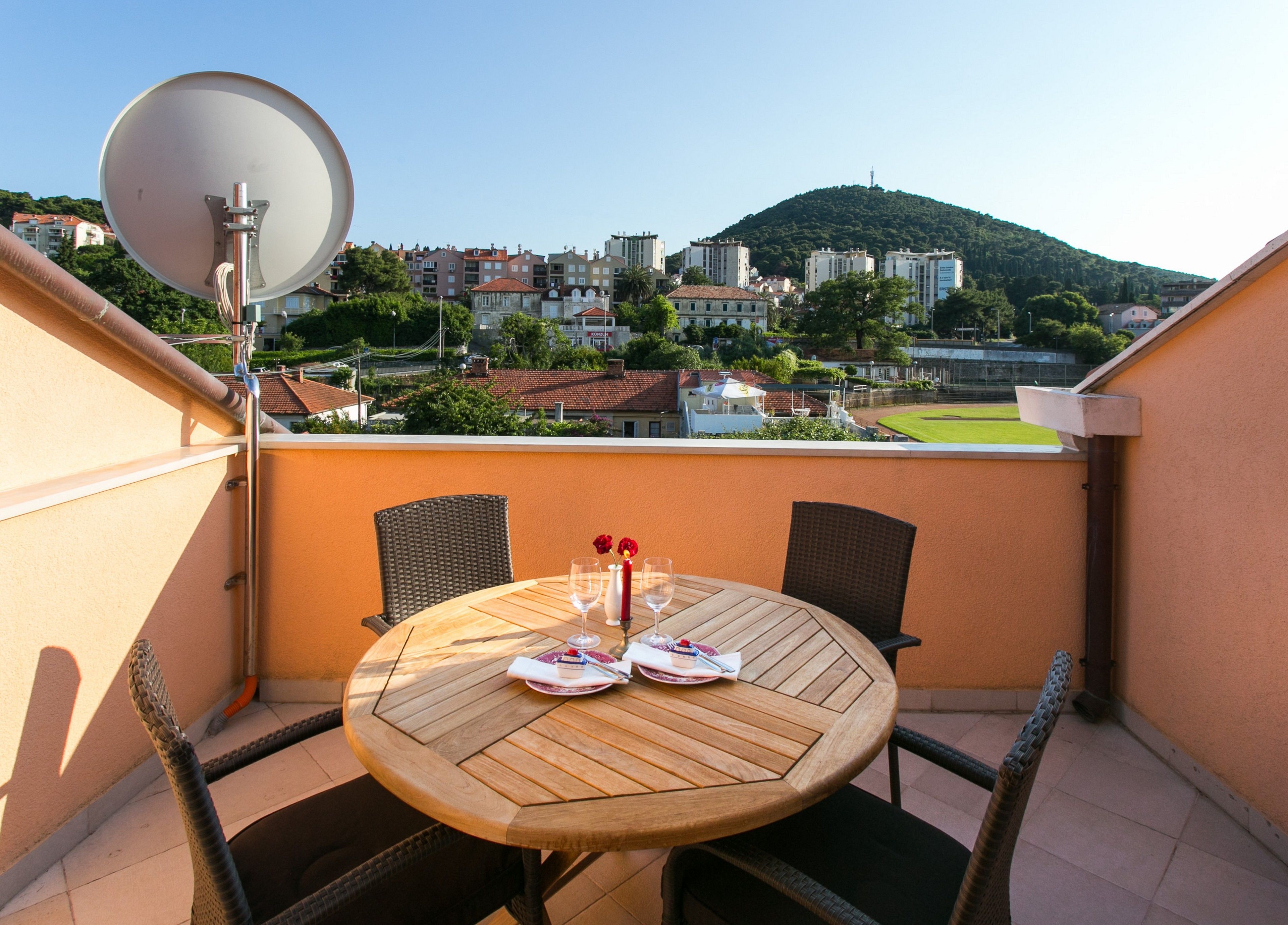 Căn hộ, 1 phòng ngủ, ban công, quang cảnh vườn | Hiên