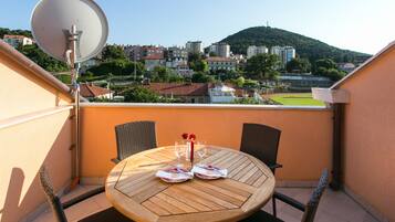 Apartment, 1 Bedroom, Balcony, Garden View | Terrace/patio