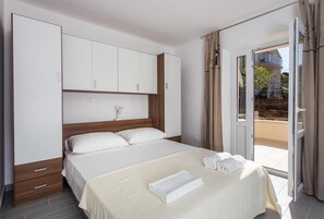 1 bedroom, WiFi, bed sheets