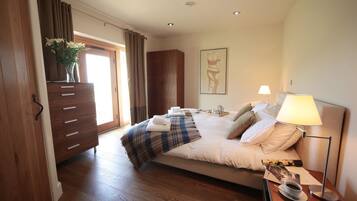 Cottage | 3 bedrooms, iron/ironing board, free WiFi, bed sheets