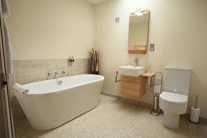 Bathroom - The Tack Room (Pwllheli)