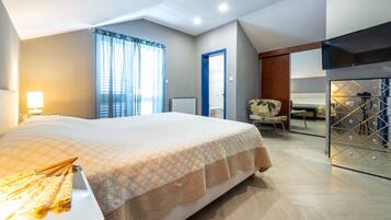 4 habitaciones, acceso a internet y ropa de cama